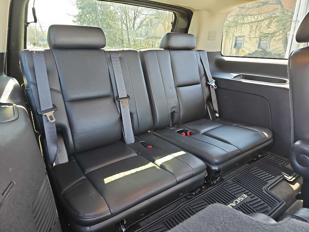 2009 Cadillac Escalade Image 18