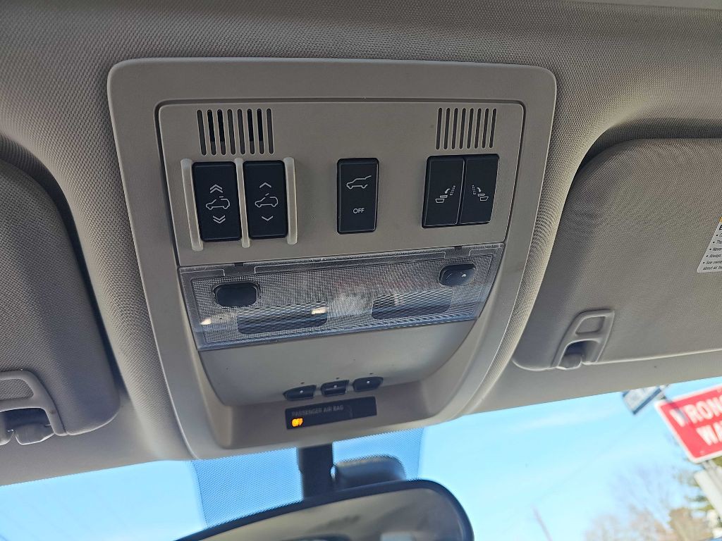 2009 Cadillac Escalade Image 23