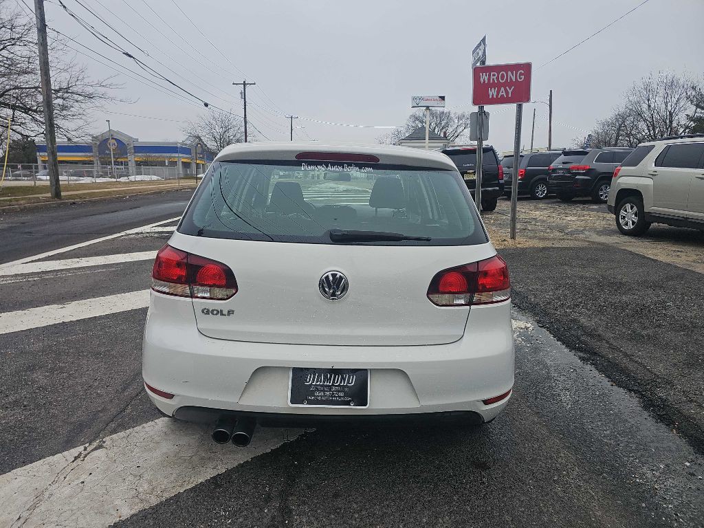 2010 Volkswagen Golf Image 6