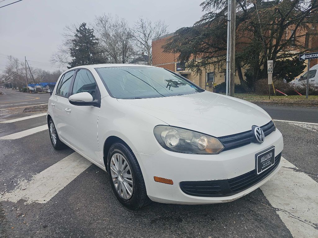 2010 Volkswagen Golf Image 3