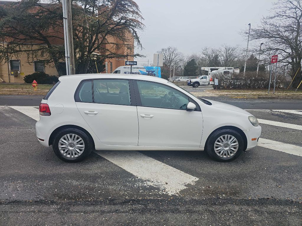 2010 Volkswagen Golf Image 4