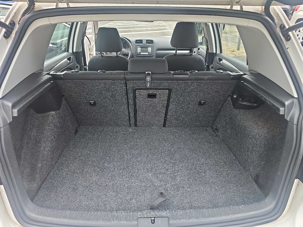 2010 Volkswagen Golf Image 15