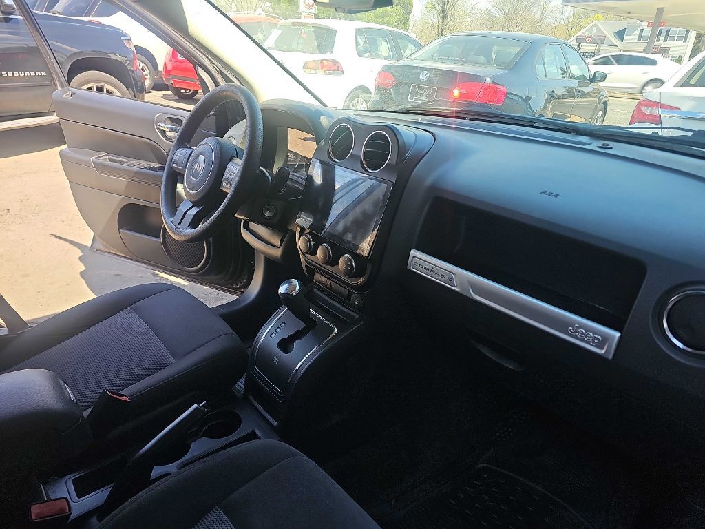 2015 Jeep Compass Image 18