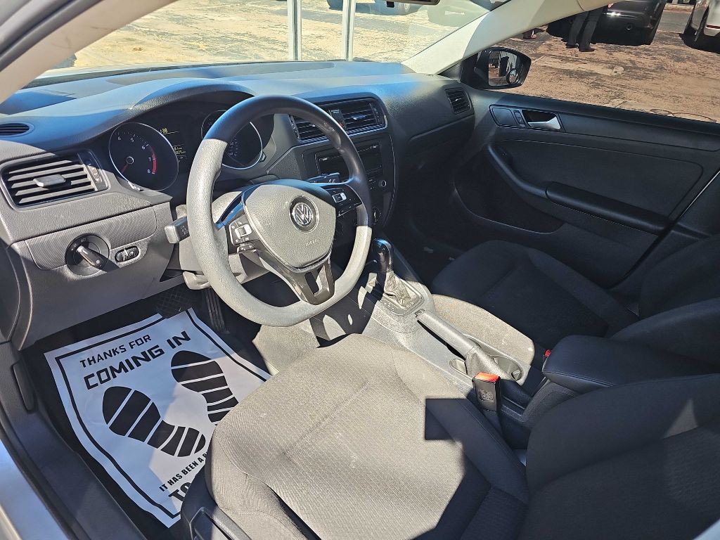 2015 Volkswagen Jetta Image 9