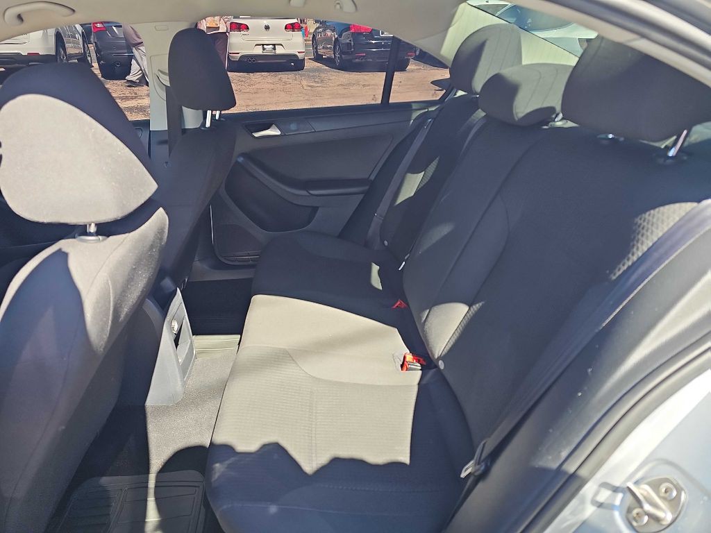 2015 Volkswagen Jetta Image 12