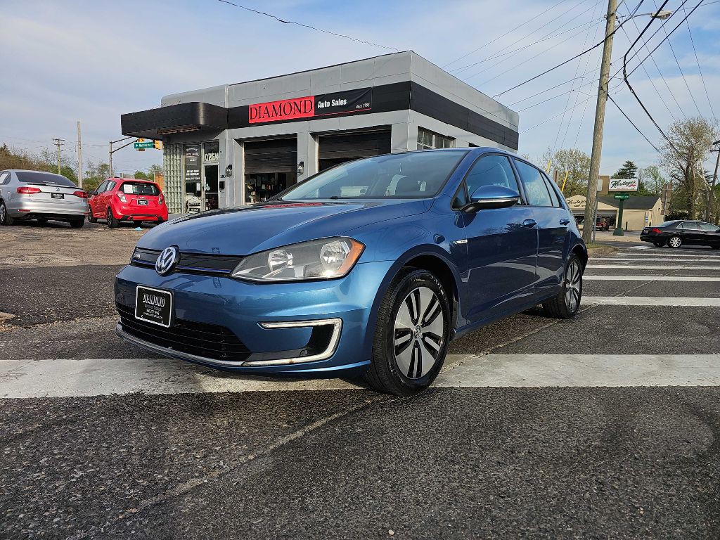 2016 Volkswagen Golf Image 1