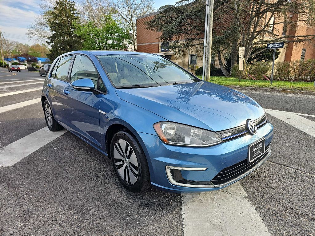 2016 Volkswagen Golf Image 3