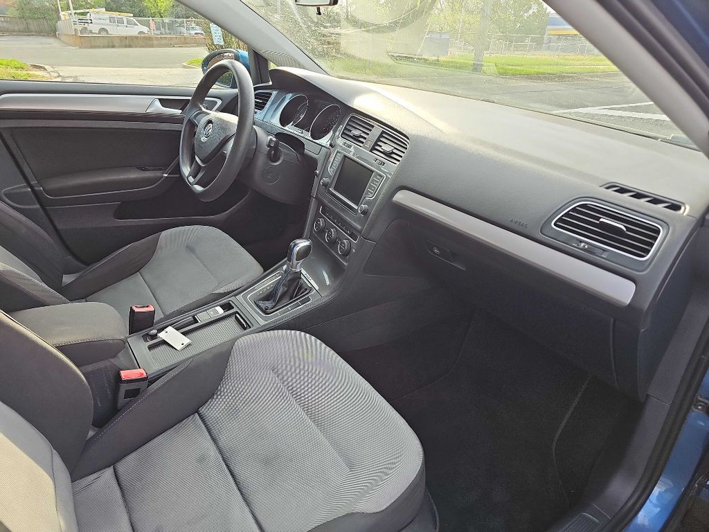 2016 Volkswagen Golf Image 15