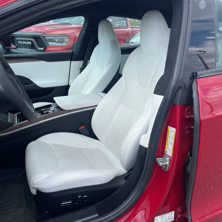 2022 Tesla Model S Image 9