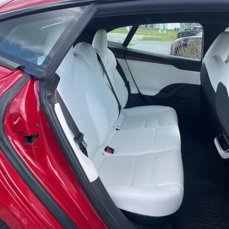 2022 Tesla Model S Image 13