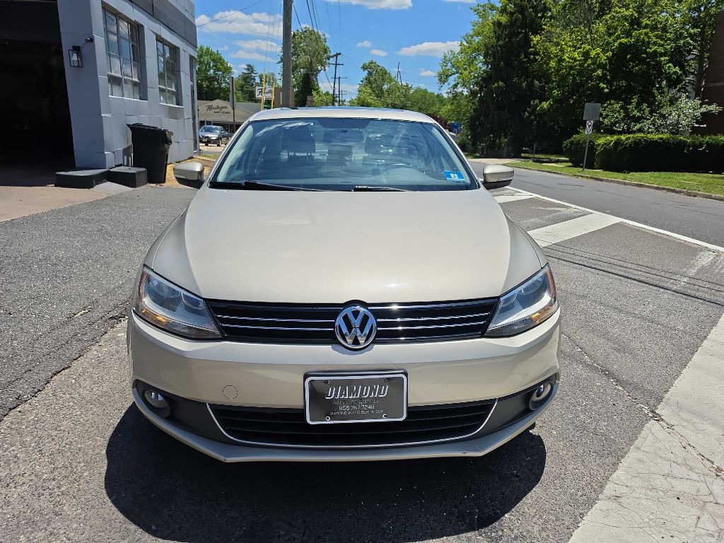 2013 Volkswagen Jetta Image 2