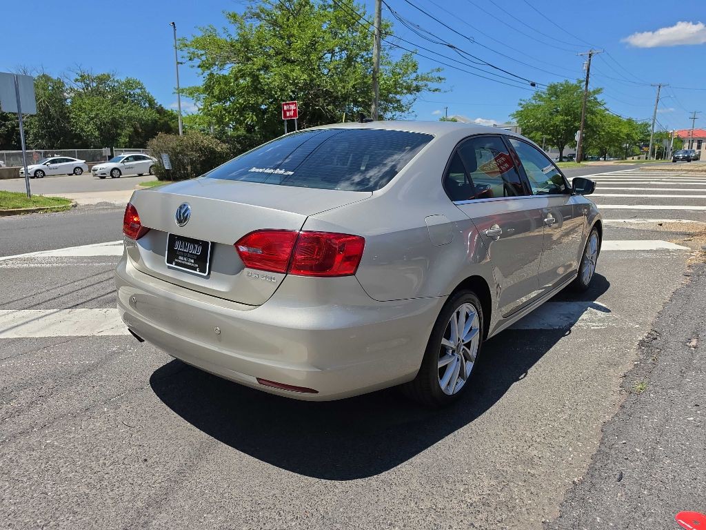 2013 Volkswagen Jetta Image 5