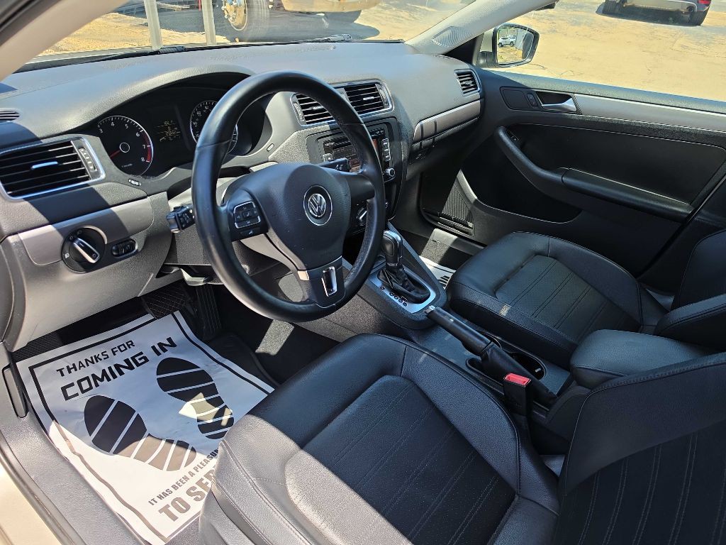2013 Volkswagen Jetta Image 9