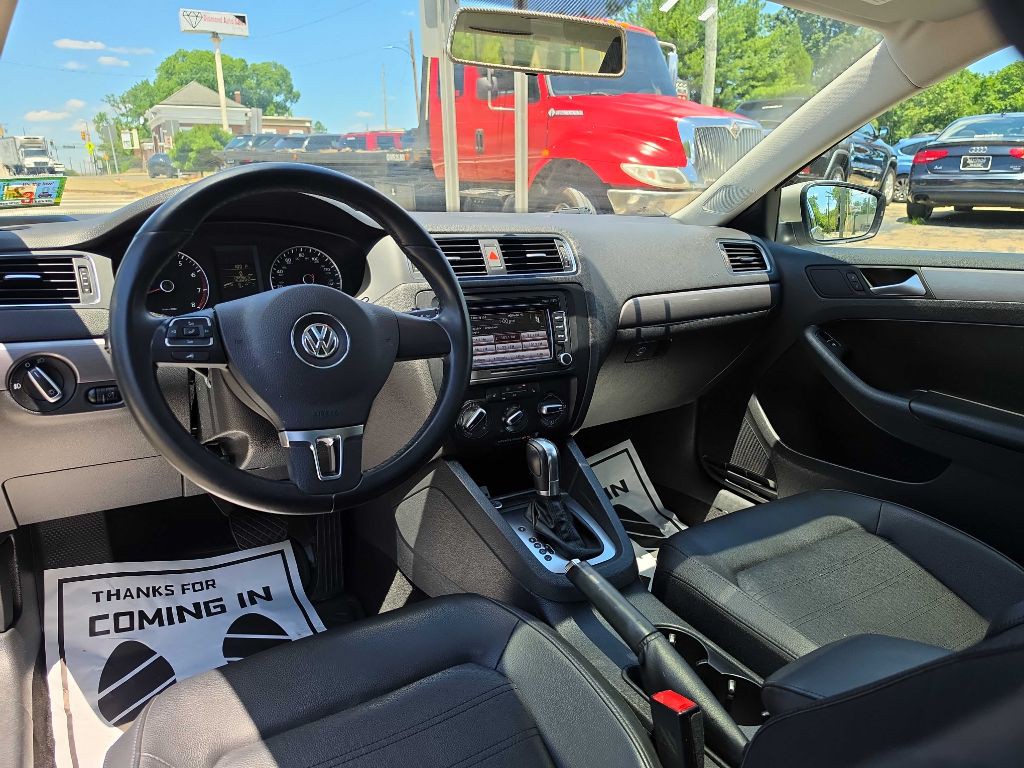2013 Volkswagen Jetta Image 11