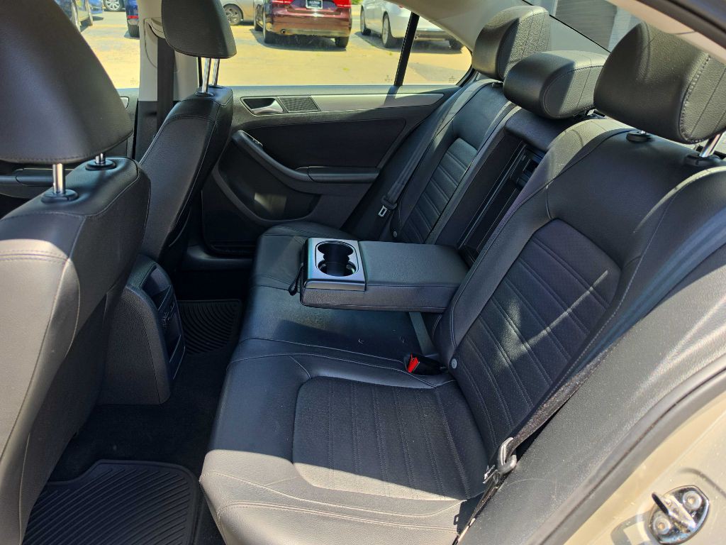 2013 Volkswagen Jetta Image 12