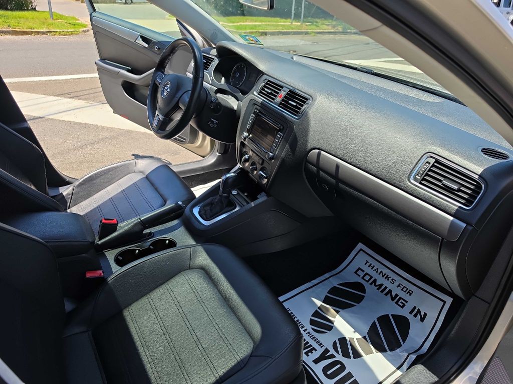 2013 Volkswagen Jetta Image 14