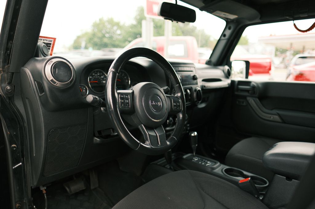 2014 Jeep Wrangler Unlimited Image 12