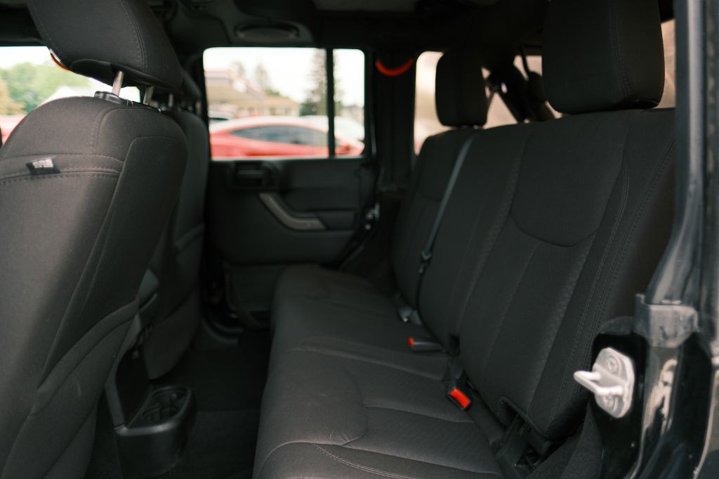 2014 Jeep Wrangler Unlimited Image 15