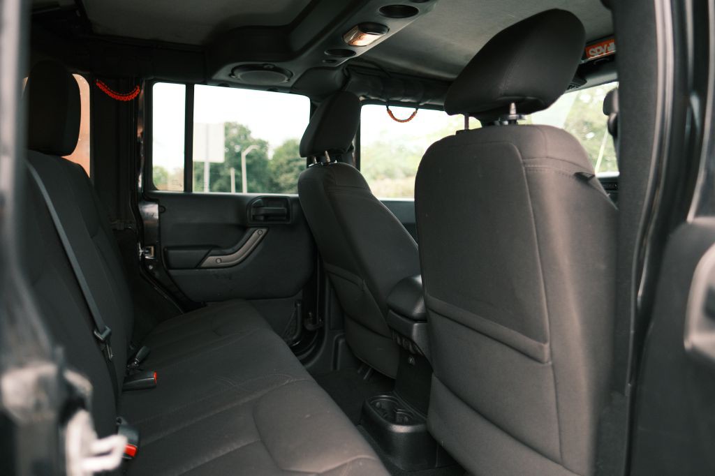 2014 Jeep Wrangler Unlimited Image 16
