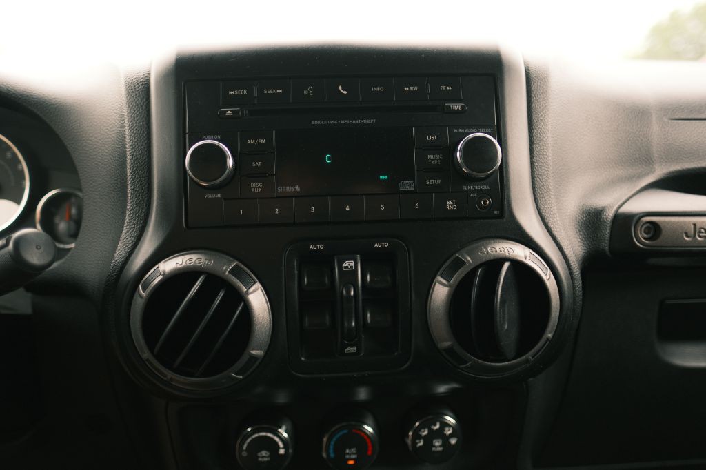 2014 Jeep Wrangler Unlimited Image 19