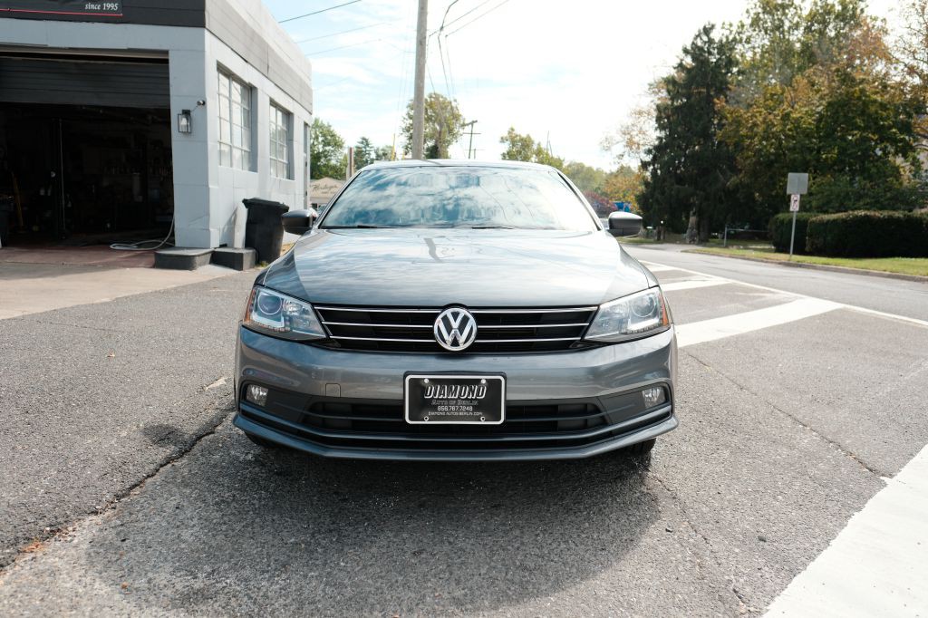 2016 Volkswagen Jetta Image 2