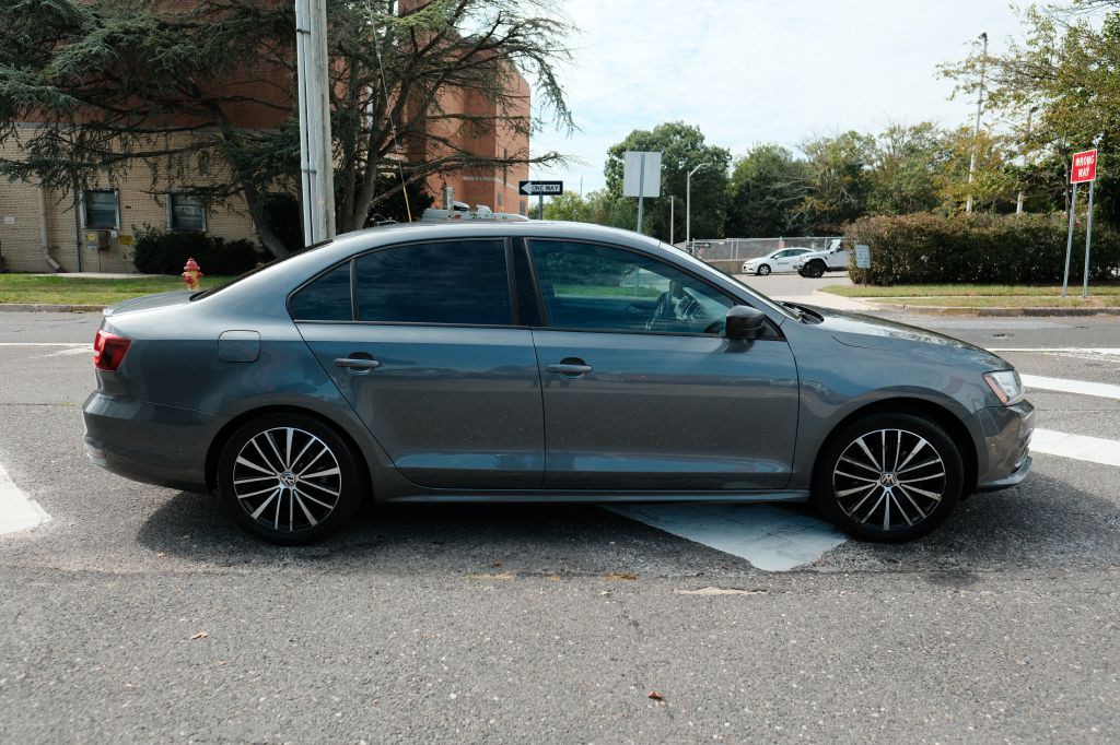 2016 Volkswagen Jetta Image 4
