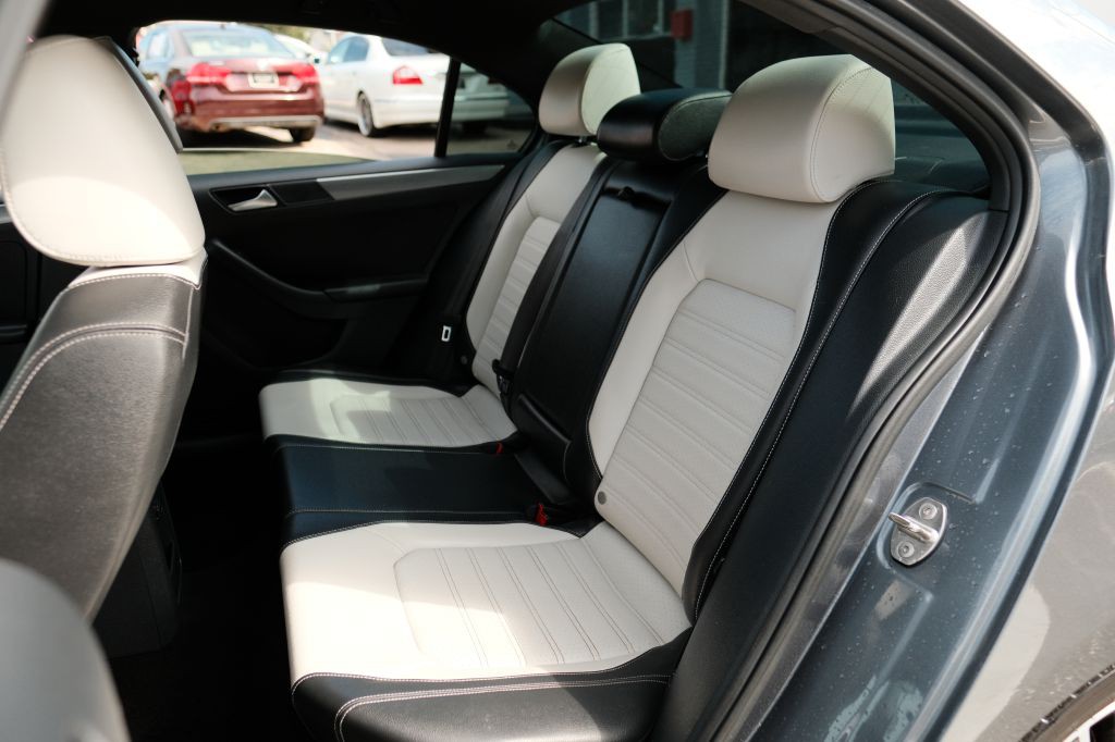 2016 Volkswagen Jetta Image 14