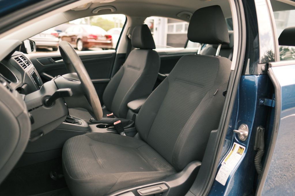 2016 Volkswagen Jetta Image 10
