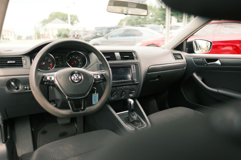 2016 Volkswagen Jetta Image 11
