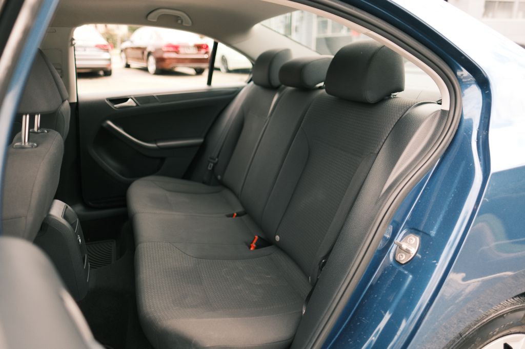 2016 Volkswagen Jetta Image 12