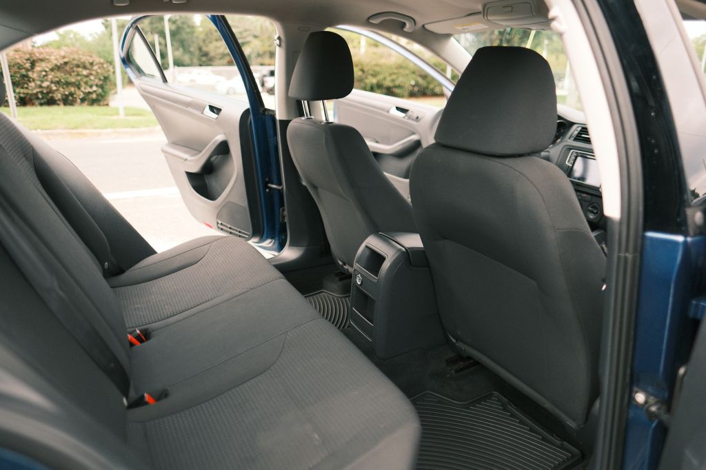2016 Volkswagen Jetta Image 14