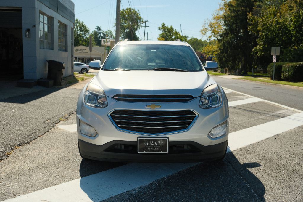 2017 Chevrolet Equinox Image 2