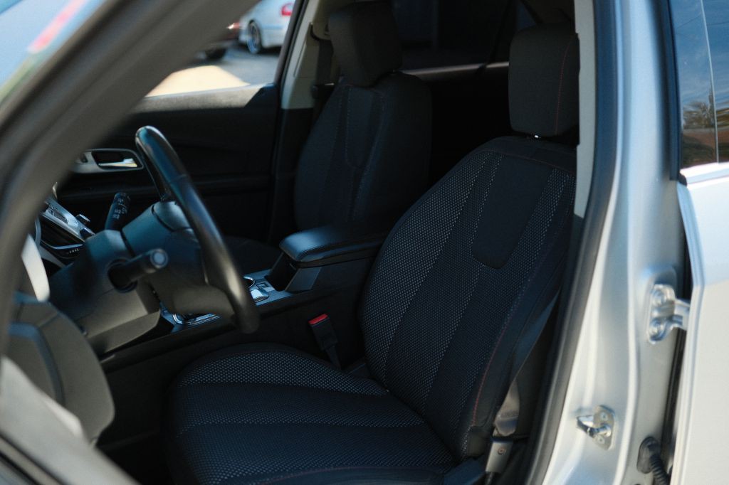 2017 Chevrolet Equinox Image 10
