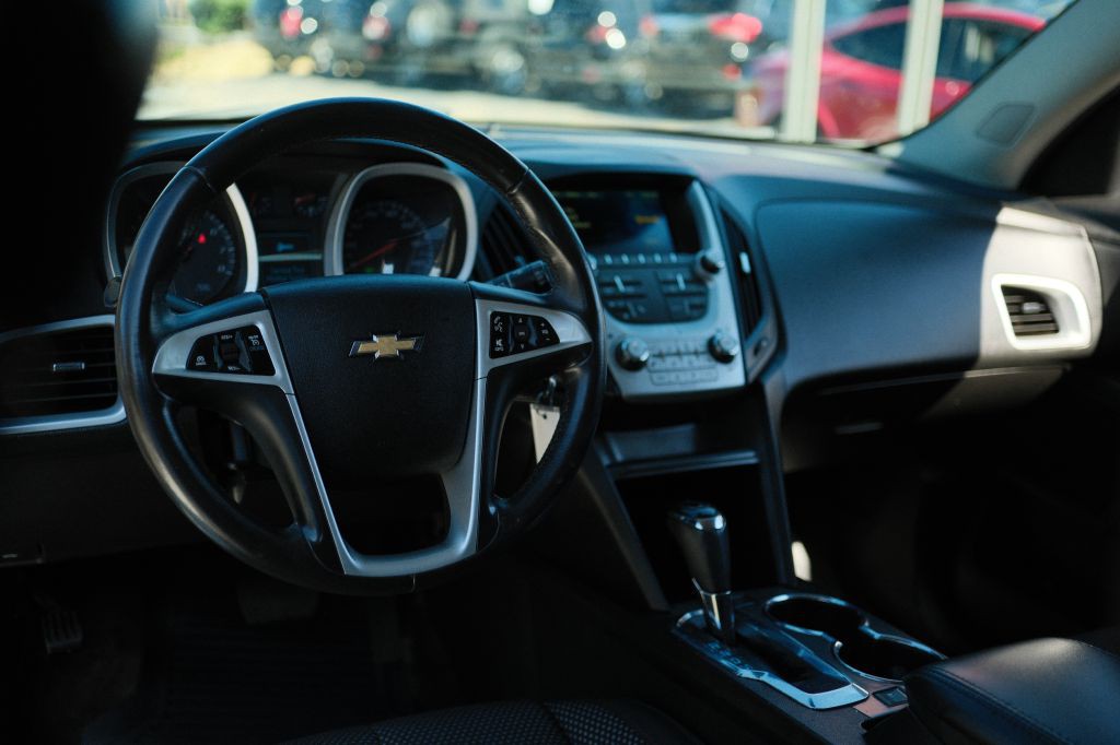 2017 Chevrolet Equinox Image 11