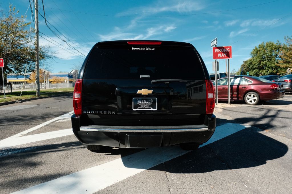 2012 Chevrolet Suburban Image 6
