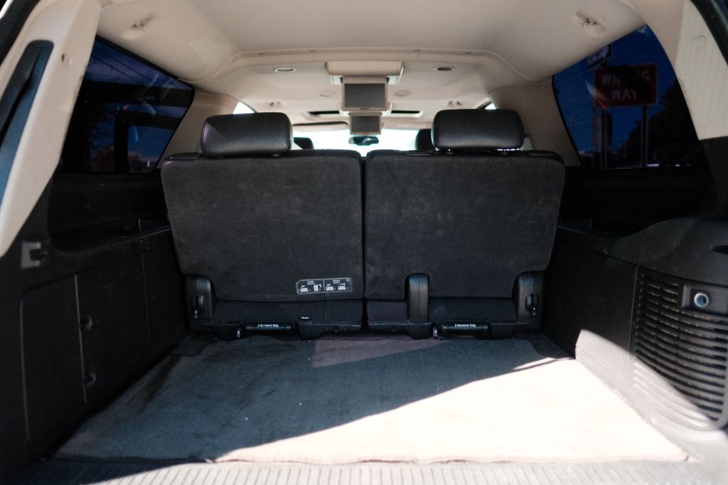 2012 Chevrolet Suburban Image 15