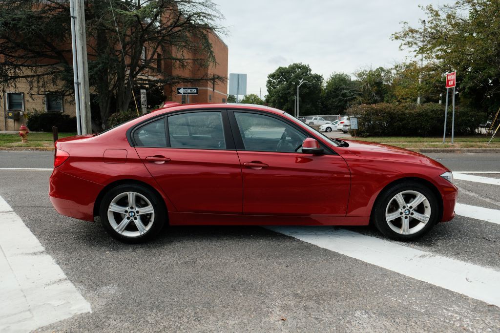 2014 BMW 3 Series Image 4