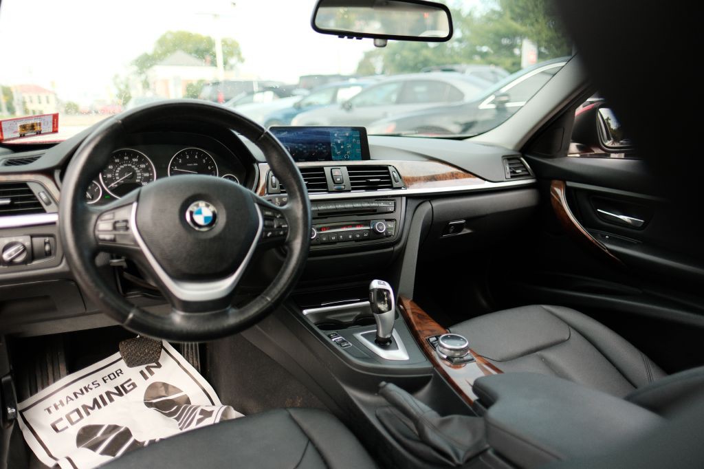 2014 BMW 3 Series Image 11