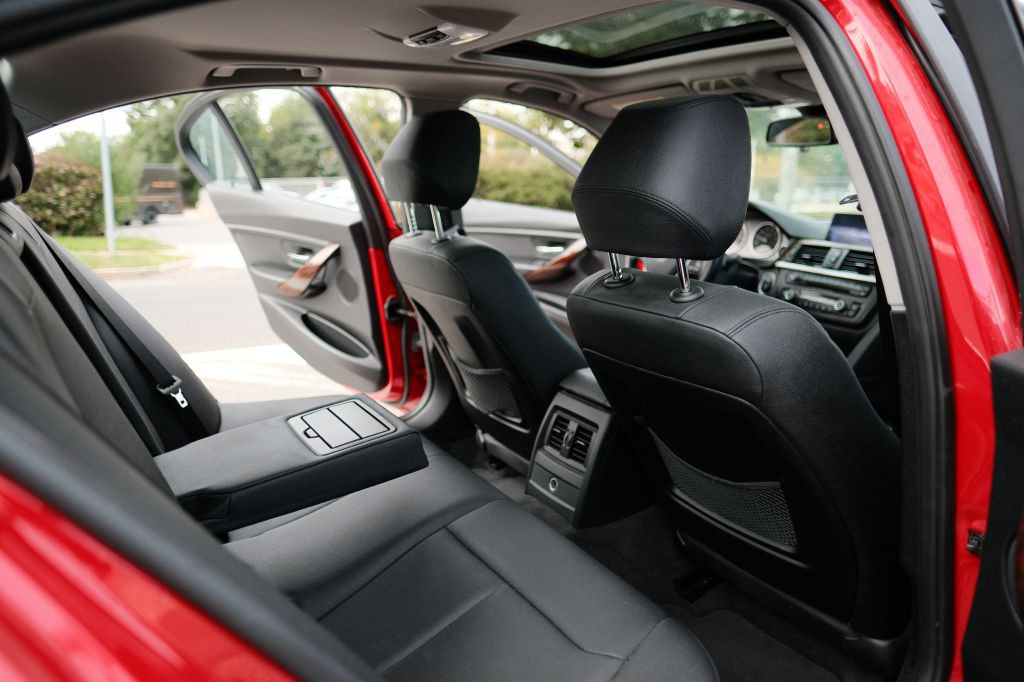 2014 BMW 3 Series Image 14