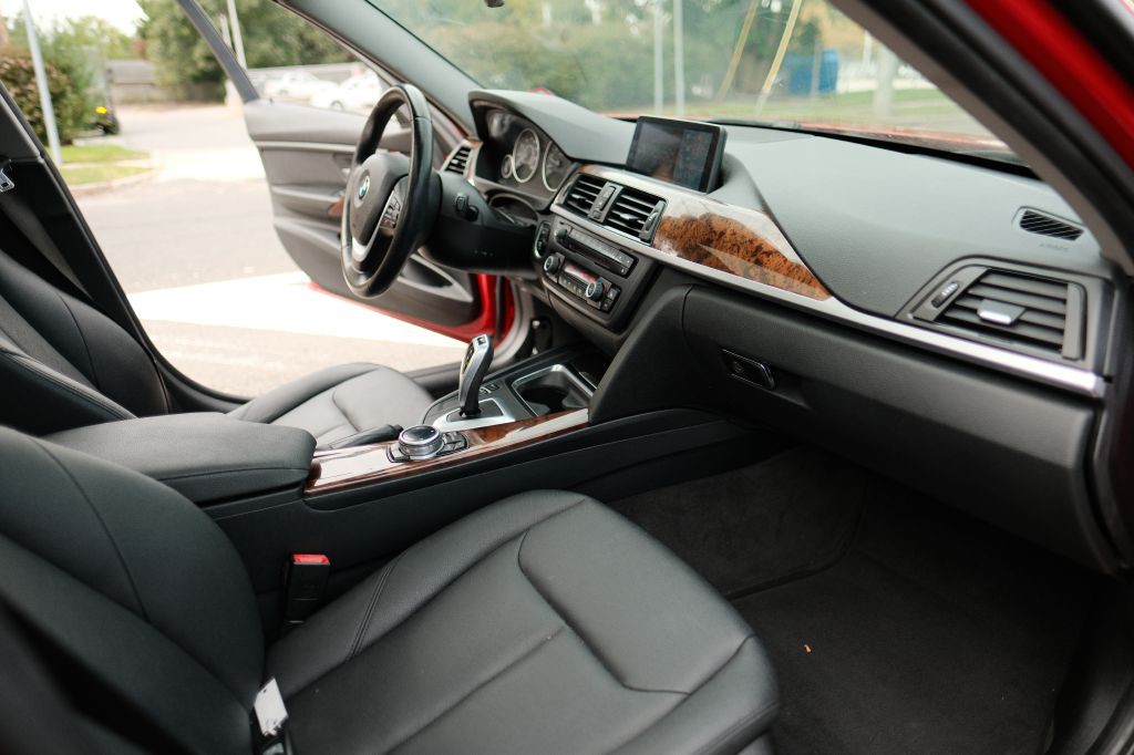 2014 BMW 3 Series Image 15