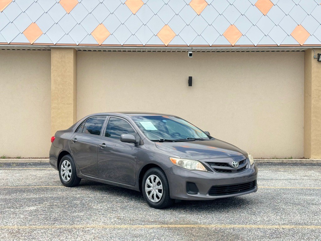 2013 Toyota Corolla Image 2