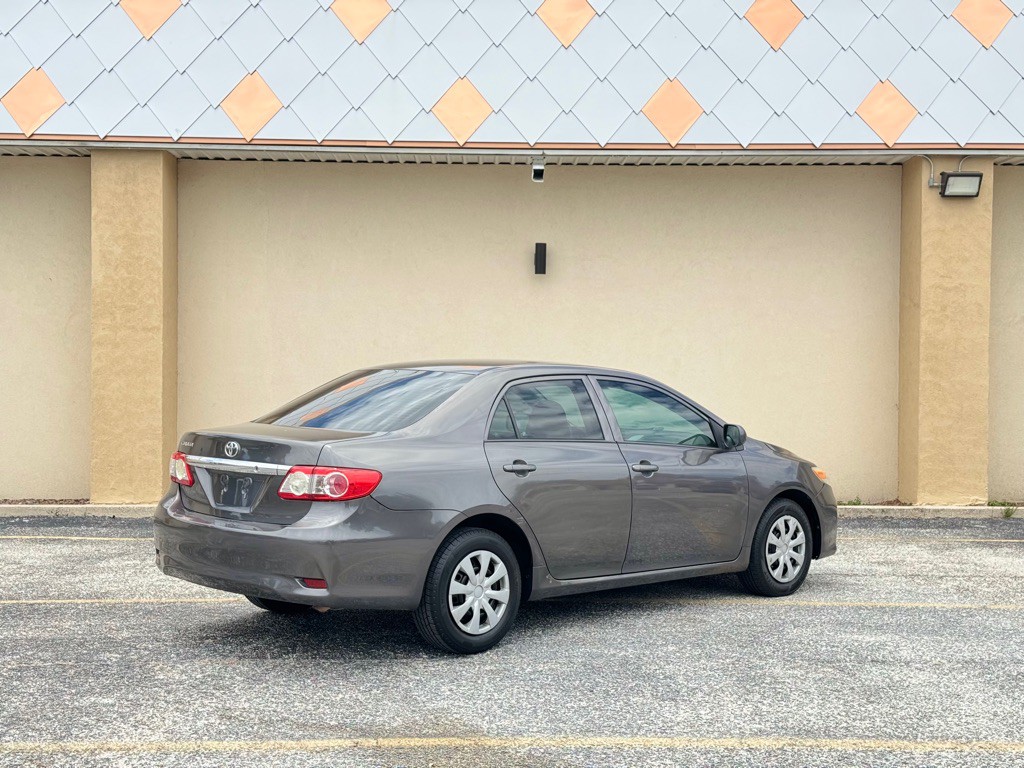2013 Toyota Corolla Image 3