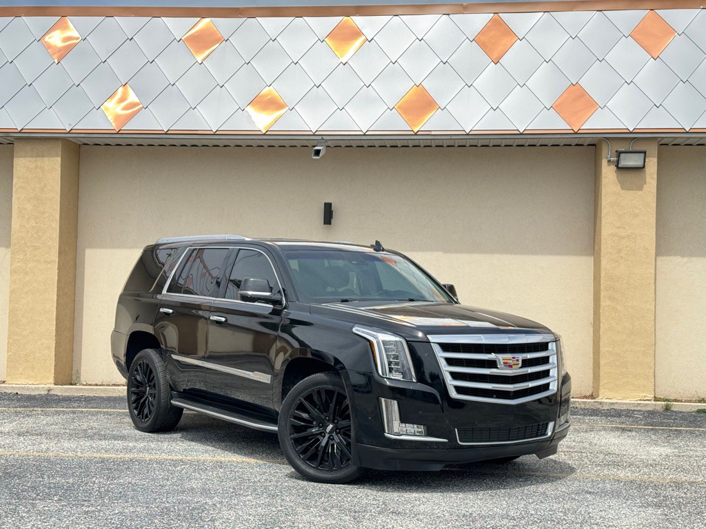 2017 Cadillac Escalade Image 2