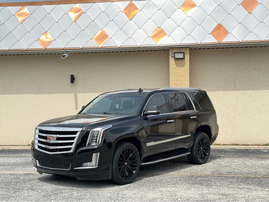 2017 Cadillac Escalade Image 3