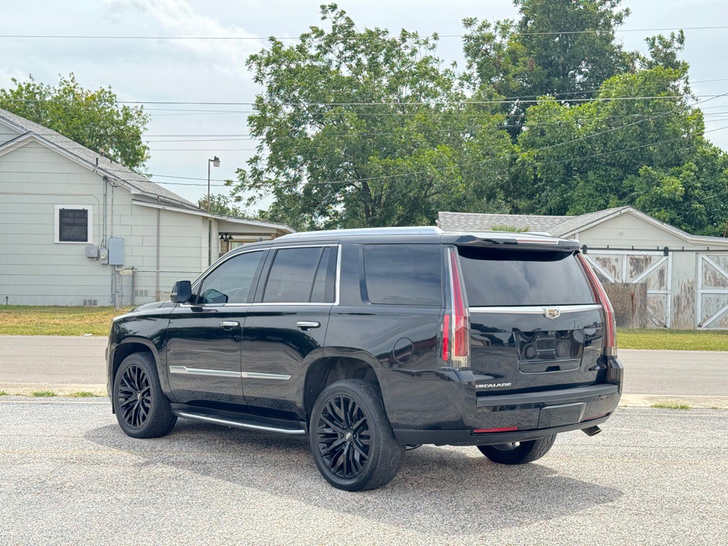 2017 Cadillac Escalade Image 5