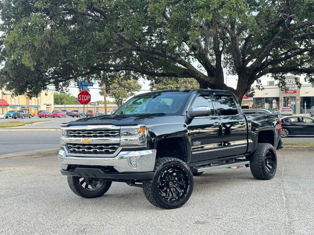 2018 Chevrolet Silverado 1500 Image 2
