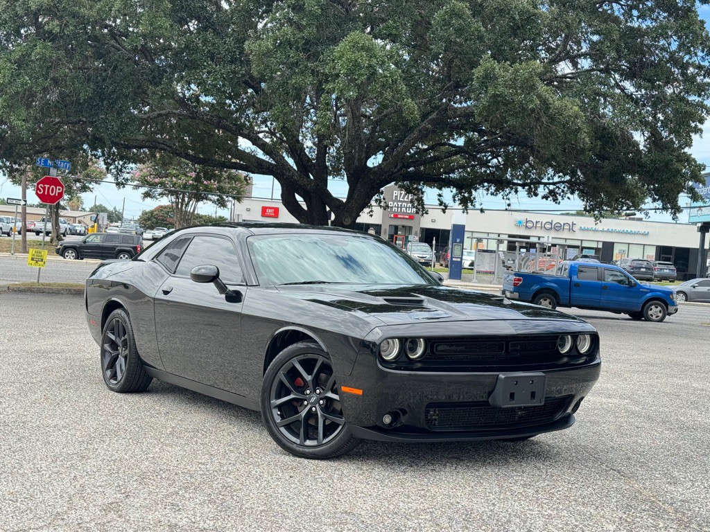 2021 Dodge Challenger Image 1