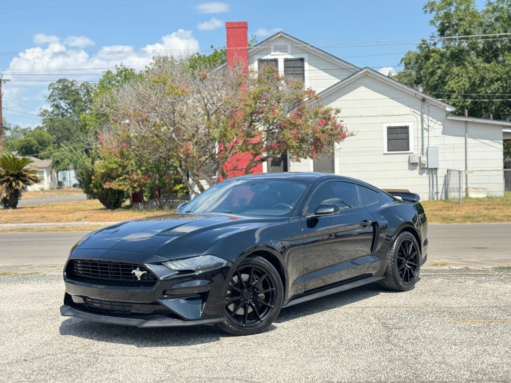 2019 Ford Mustang Image 3