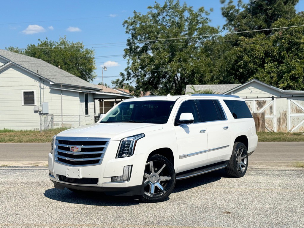 2018 Cadillac Escalade Image 2