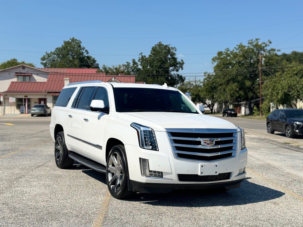 2018 Cadillac Escalade Image 3